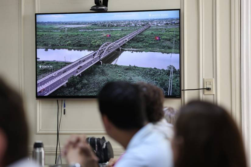 El ministro Enrico presentó detalles del puente Santa Fe-Santo Tomé