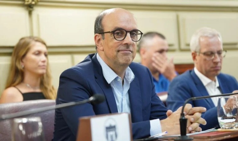 “Necesitamos una Constitución moderna, que acompañe el proceso de cambios profundos que vive la Provincia”