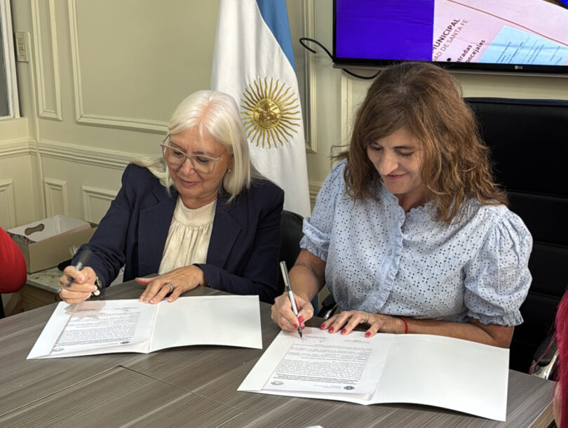 Vuelve la Feria de Emprendedoras a la explanada del Concejo