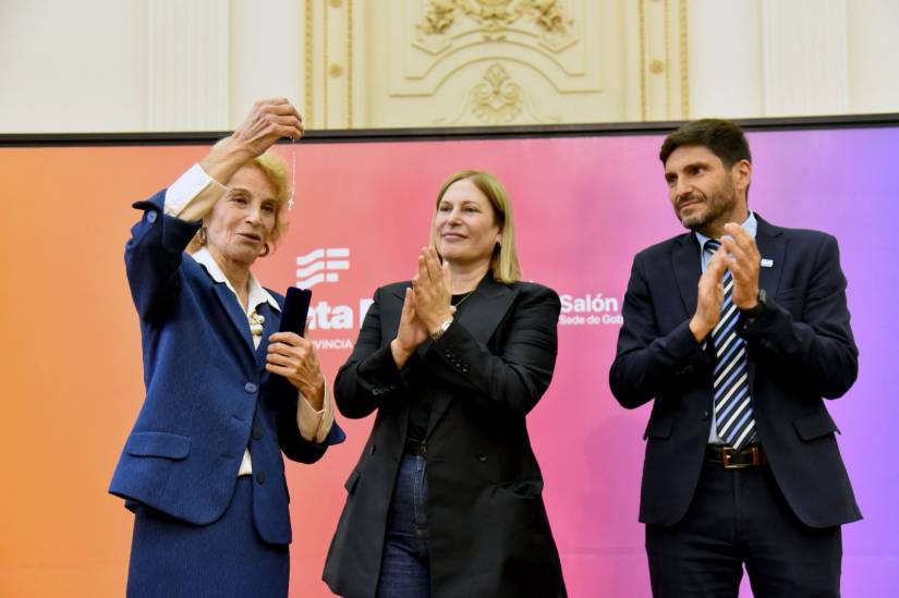 El gobernador otorgó un reconocimiento a la trayectoria de la jueza María Angélica Gastaldi