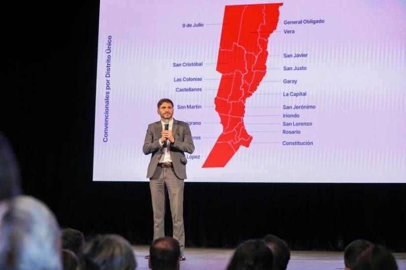 Pullaro llamó a “construir el futuro de Santa Fe con humildad y esfuerzo”